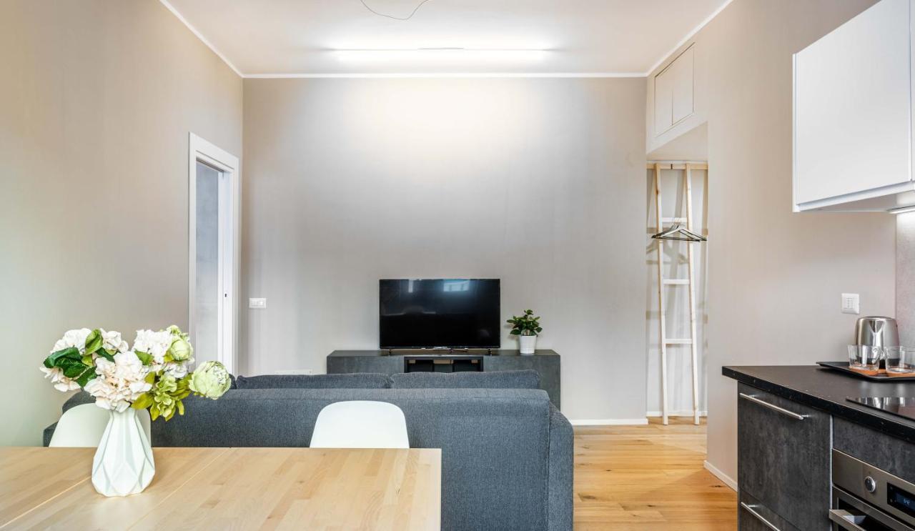ミラノJoivy Charming Flat With Deskアパートメント エクステリア 写真